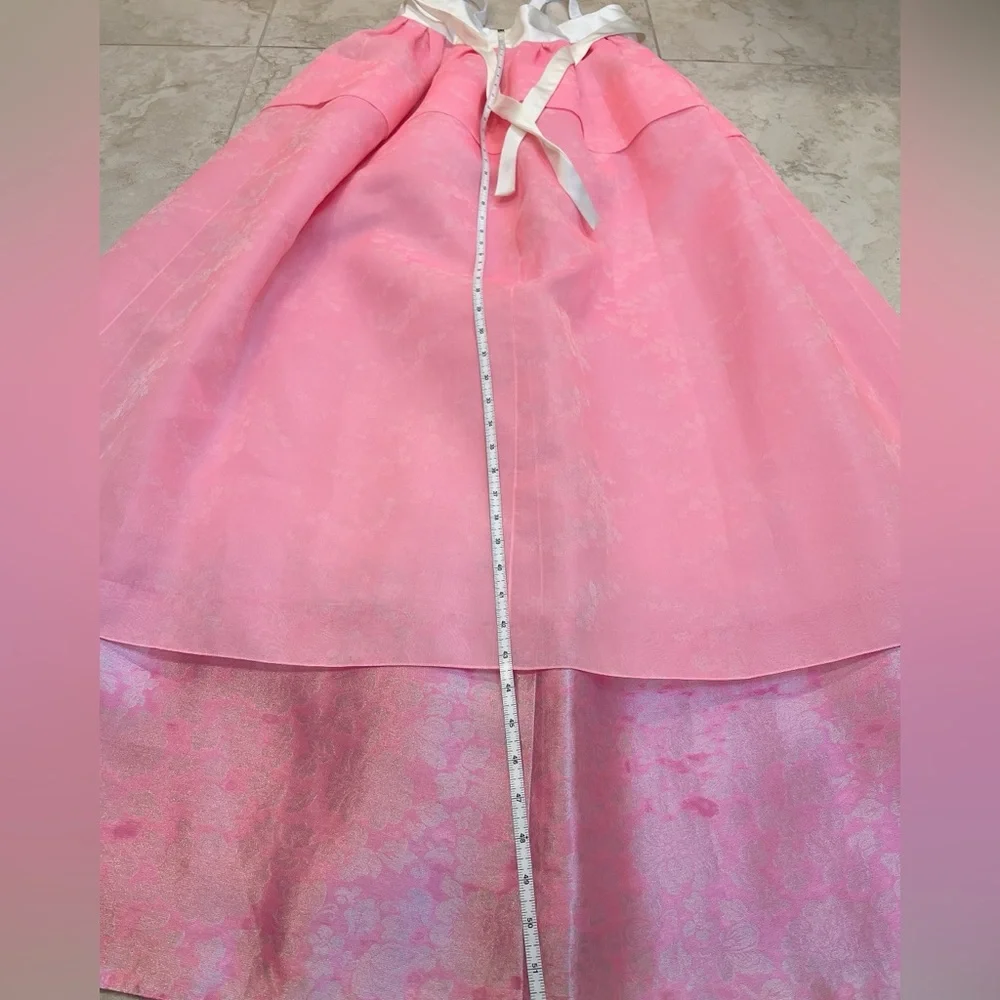 Korean Hanbok - Picture 3 of 7